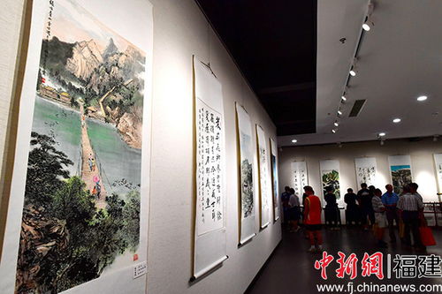 閩侯縣首屆詩書畫采風(fēng)創(chuàng)作活動(dòng)作品展在福州舉行